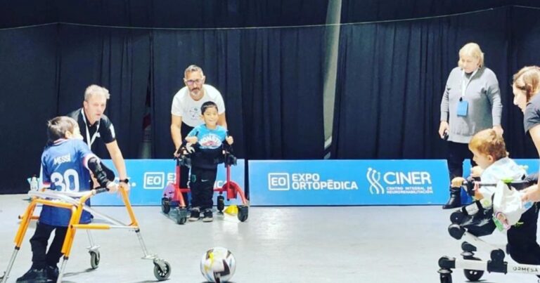 Fútbol en andadores, un deporte que promueve la inclusión y tendrá su primera escuela