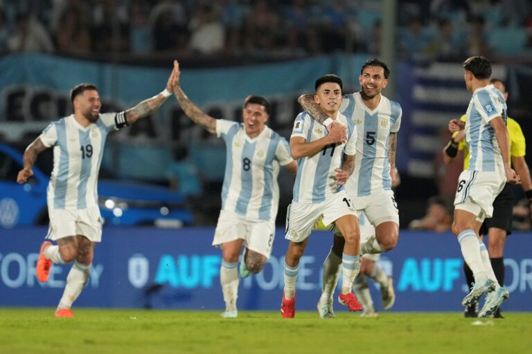Argentina le ganó a Uruguay con la chapa del campeón