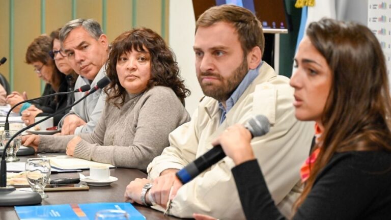 Legisladores analizan programas de prevención de drogas