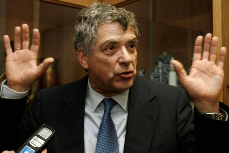 Exigen 15 años de cárcel para el expresidente de la RFEF por presunta corrupción