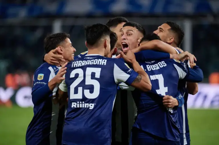 Talleres volvió a ganar tras seis fechas: venció a Gimnasia (LP) en el Kempes