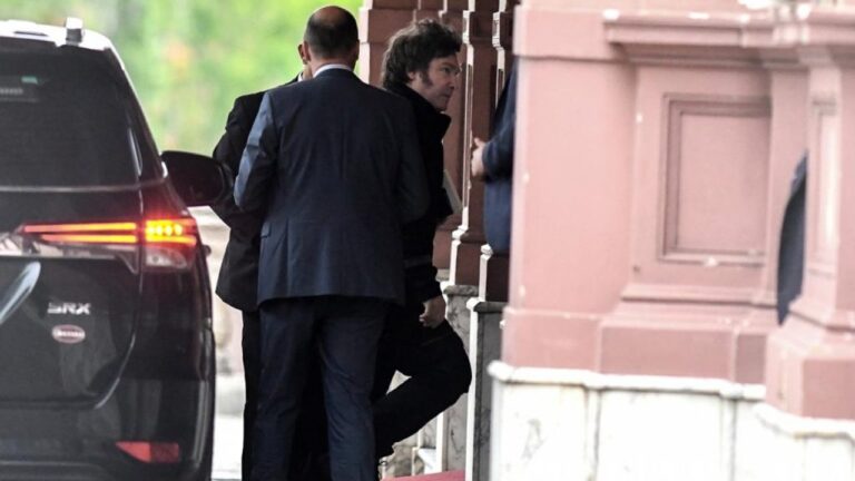 Milei convocó a los ministros a la espera del anuncio del acuerdo con el FMI