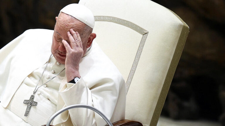 Falleció Francisco. Controversias sobre el primer papa latinoamericano