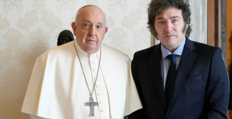 Milei viajará este jueves a Roma para asistir al funeral del papa Francisco