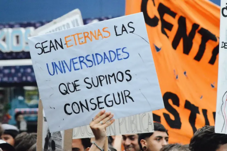 A un año de la primer marcha federal universitaria, docentes paran en defensa de la educación