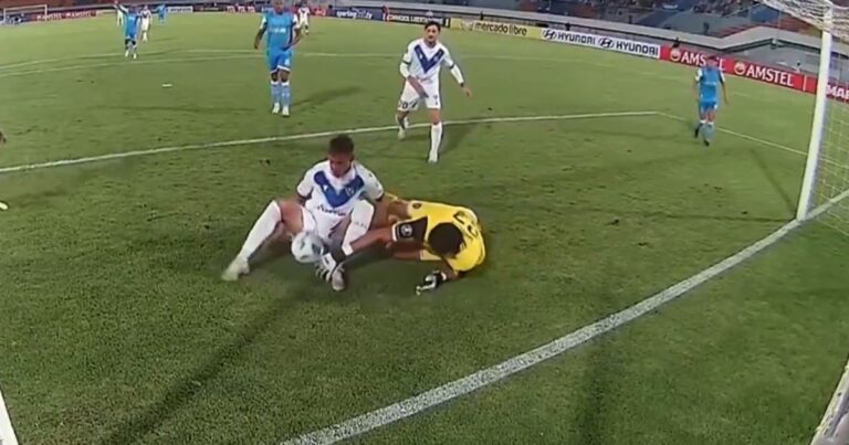 Dos minutos de terror para Vélez: del gol anulado a Braian Romero al 0-1 ante Bulo Bulo