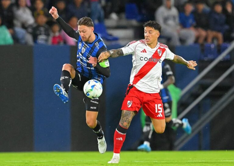 River se lo empató a Independiente del Valle y lidera su grupo en la Copa Libertadores