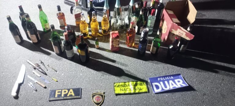 Huracán vs. Platense: bebidas alcohólicas y estupefacientes en una requisa a hinchas