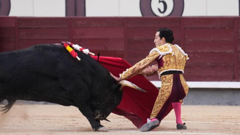 Las Ventas coloca el duodécimo «no hay billetes» para presenciar otro pobre espectáculo