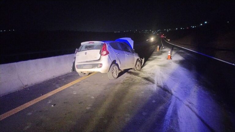 Una mujer hospitalizada tras volcar con su auto en la Autovía Punilla