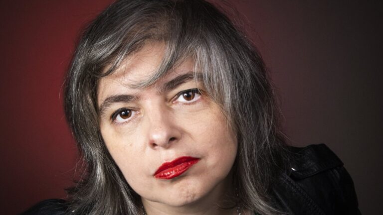 «Mis muertos tristes»: la nueva apuesta de Netflix que une a Mariana Enriquez y Pablo Larraín