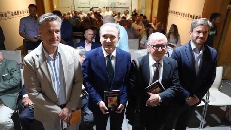 El escritor José María Molina presenta su poemario Las rutas transitivas