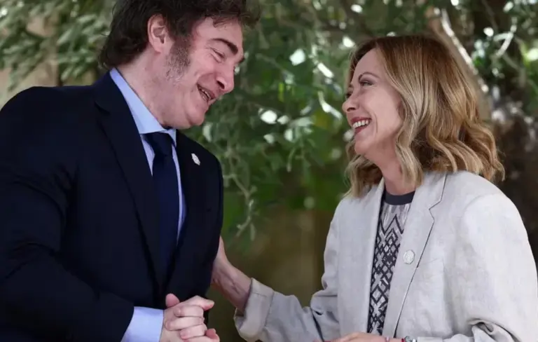Milei llegó a Roma y arrancó su gira europea: se reunirá con Georgia Meloni y el papa León XIV
