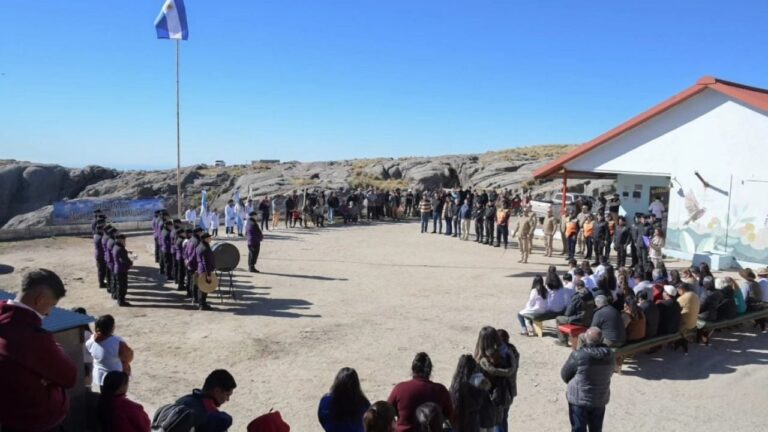 Música, ternura y cercanía en el adiós escolar de Pampa de Achala