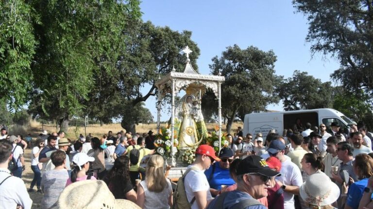 La Virgen de Luna ya está en el santuario de La Jara