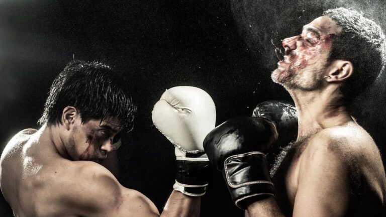 El escenario como un ring de boxeo: proliferan obras con guantes sobre el cuadrilátero