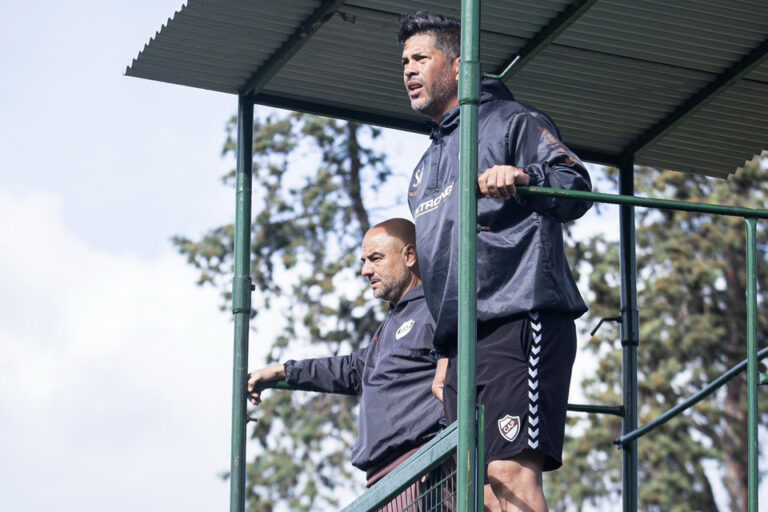 El campeón se quedó sin director técnico