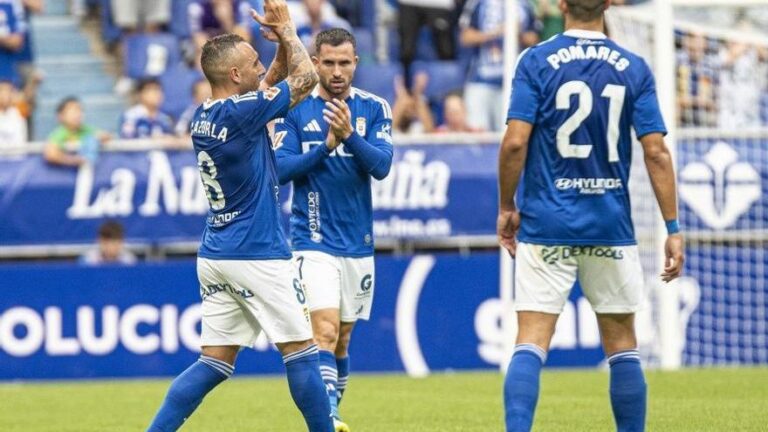 Un gol del veterano Cazorla mete al Oviedo en la final del playoff de ascenso
