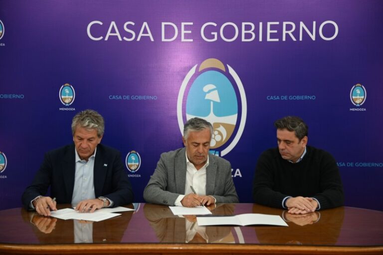 Alfredo Cornejo incentiva a los mendocinos para que saquen los «dólares del colchón»