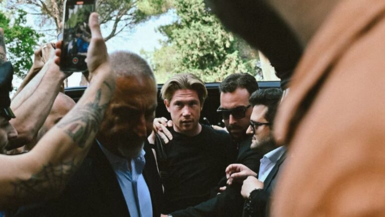 Locura en Napoli: tremendo recibimiento a Kevin De Bruyne, el nuevo refuerzo