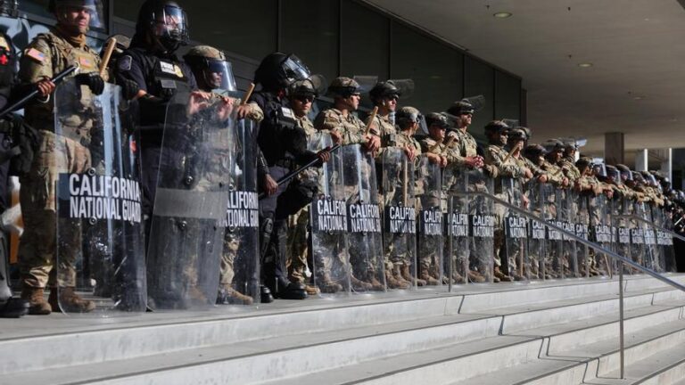 Un juez bloquea el despliegue de la Guardia Nacional de Trump en Los Ángeles