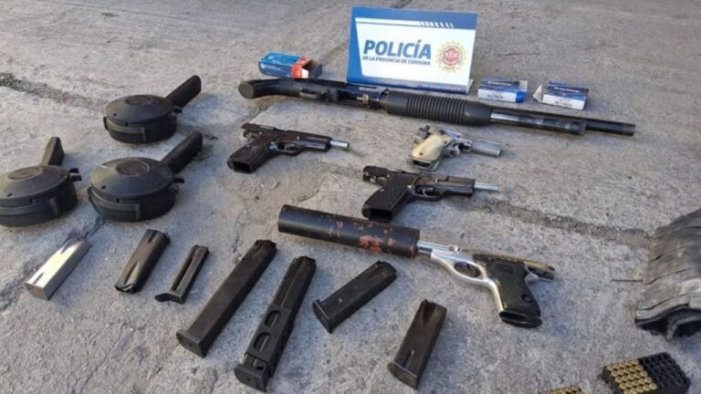 Allanan una casa en Unquillo y hallan arsenal oculto