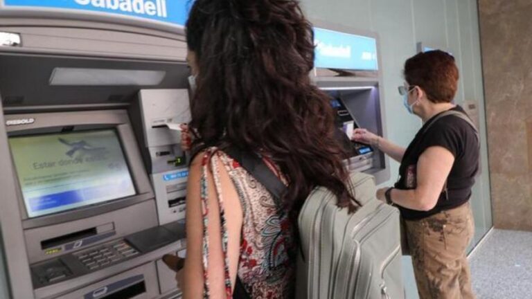 Cambio en los cajeros desde el 28 de junio: así es la nueva forma de sacar efectivo