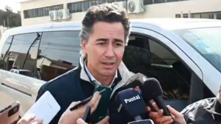 Calvo le reclamó a De Loredo que baje el video de Llaryora con IA