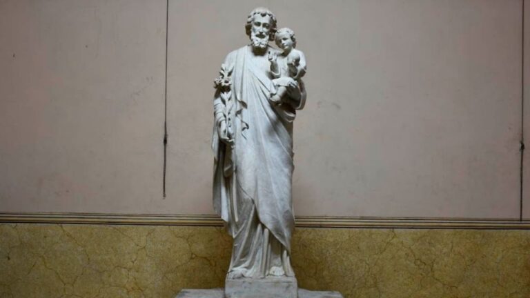 Cultura restituyó al Arzobispado de Córdoba la escultura de San José