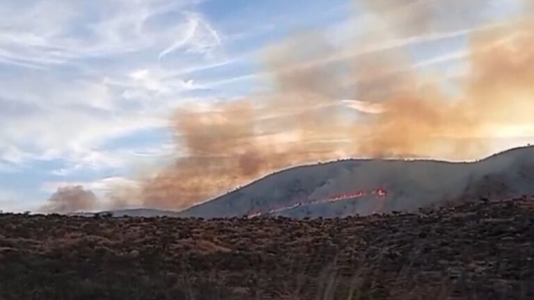 Controlaron el fuego en La Calera pero temen que haya reinicios