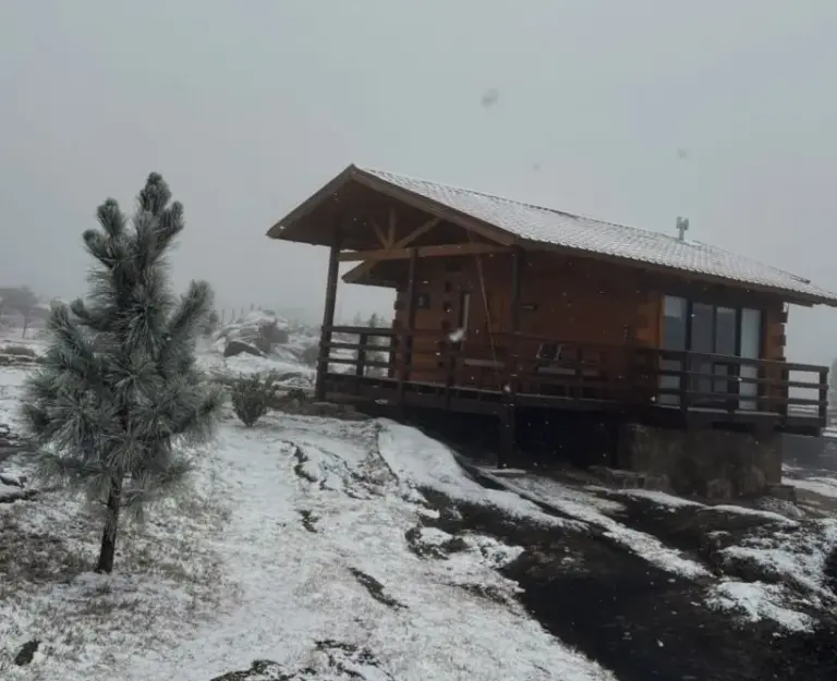 Ola polar en Córdoba: las impactantes postales que dejó la nieve en las sierras
