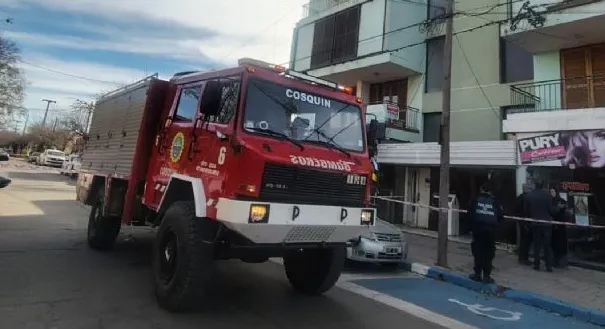 Fuga de gas: una mujer y una niña fallecieron intoxicadas en un departamento de Cosquín
