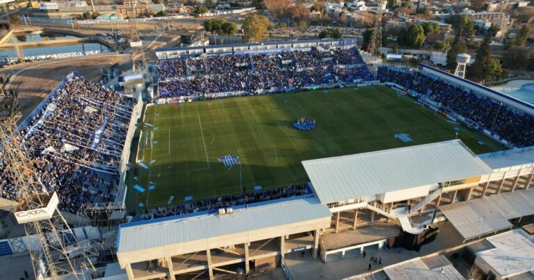 Video: el homenaje al Morro García en la reinauguración del estadio de Godoy Cruz