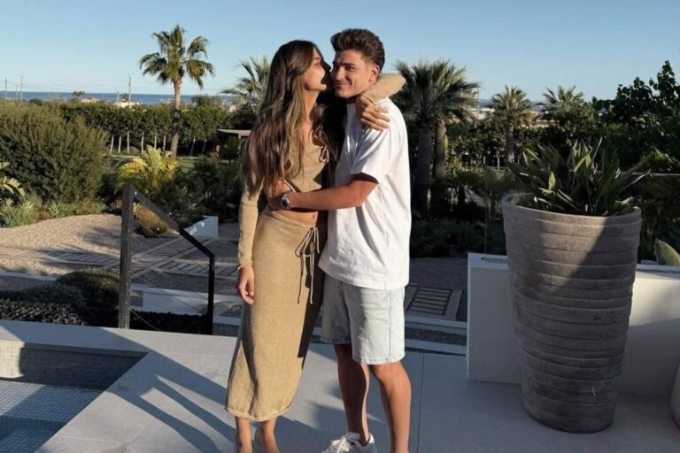 Junto a sus familias, Julián Álvarez y su novia Emilia revelaron que su primer hijo será un varón