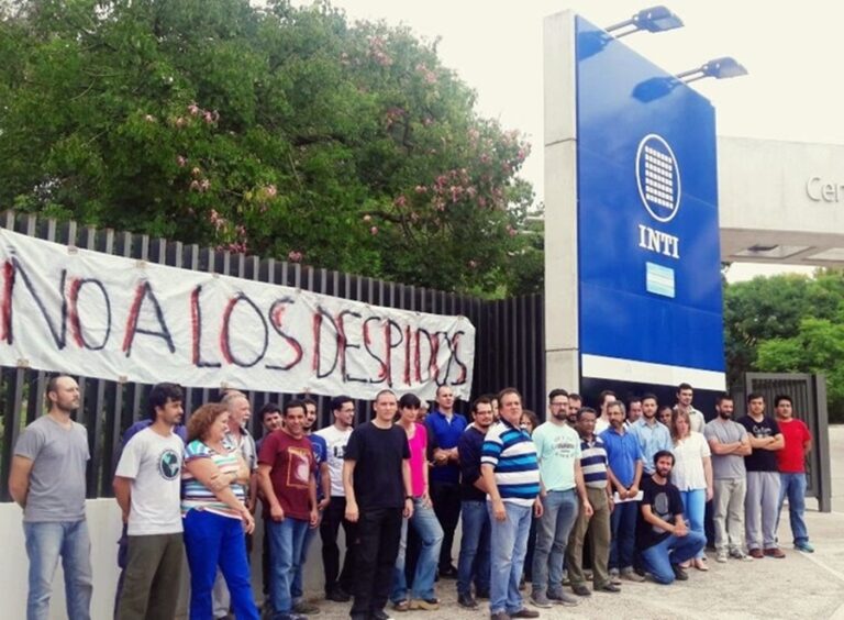 Marchan los trabajadores del INTI, ante el inminente «desguace» del organismo