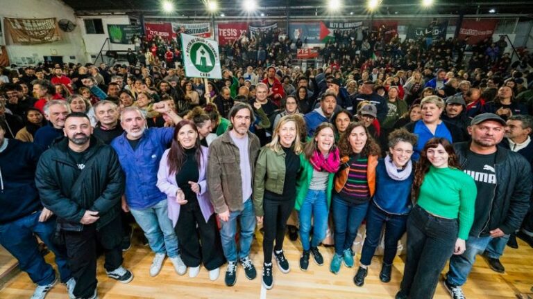 Bregman y Del Caño junto a trabajadores en lucha que enfrentan los despidos el ajuste