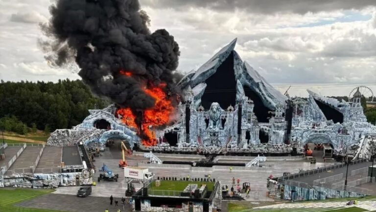 Un impactante incendio afectó al escenario principal del Festival Tomorrowland
