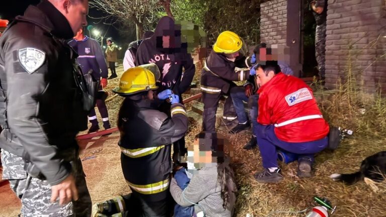 Una noche de fuego y terror en Punilla, quedaron atrapados en un incendio