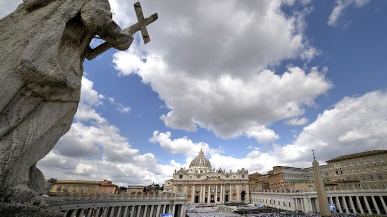 El Vaticano recluta más de mil ‘influencers’ católicos para conectar con los jóvenes en TikTok e Instagram