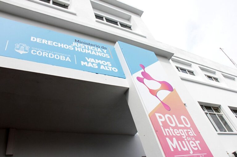 Denuncian por abuso sexual a un hombre que entraba a un colegio haciéndose pasar por profesor