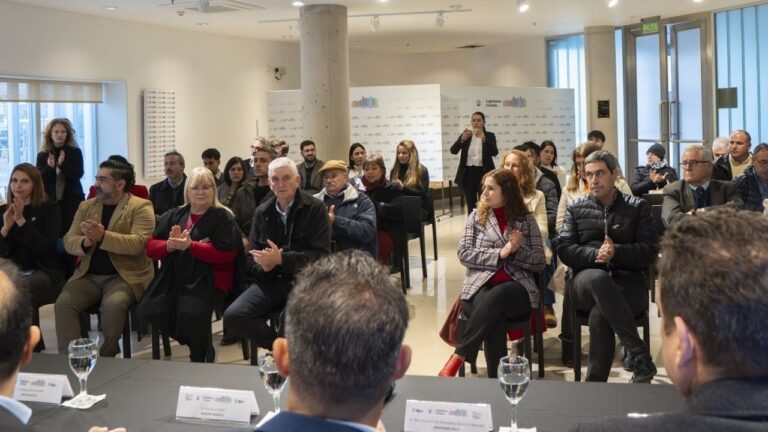 Presentaron en la Legislatura el congreso que debatirá el futuro del trabajo sano