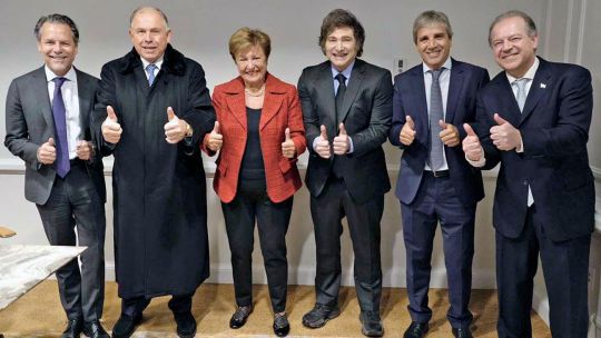Jubilaciones, AUH y subsidios, eje del súper ajuste adicional que reclama el FMI para mantener la deuda sostenible