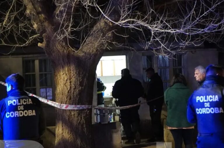 Conmoción en Córdoba: una mujer asesinó a puñaladas a su hijo de 14 años