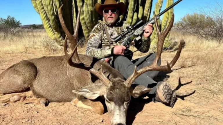 Un multimillonario murió embestido por un búfalo en un safari en Sudáfrica