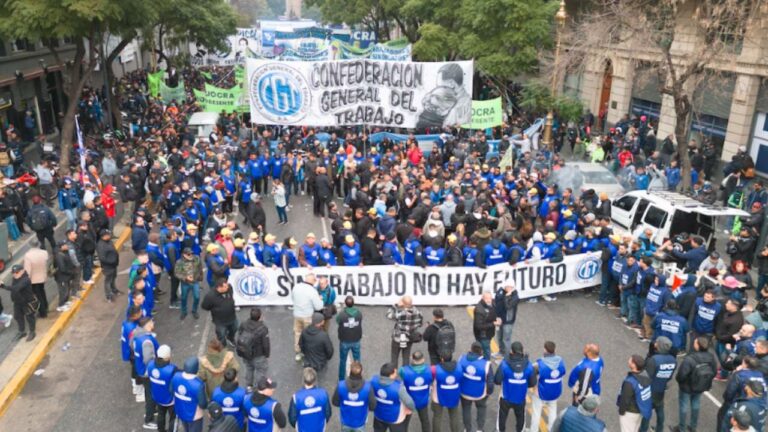 San Cayetano: gremios y movimientos sociales marcharon a Plaza de Mayo