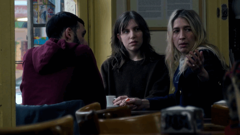 «Las Reglas del Juego»: una comedia romántica nacional sin besos y con enredos