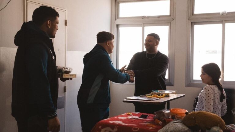 Los Pumas en el Hospital de Niños: entregaron juguetes y sonrisas