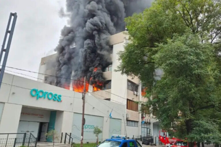 Persisten dudas y reclamos opositores luego de cuatro meses del incendio en Apross