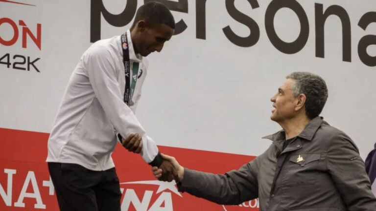 El etíope Habtamu Birlew Denekew ganó la maratón de Buenos Aires