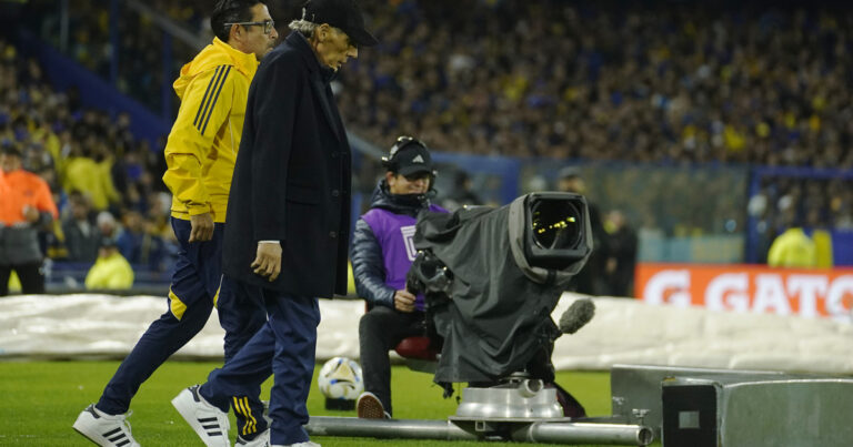 El ida y vuelta de Russo con un periodista que le preguntó por qué hizo un solo cambio